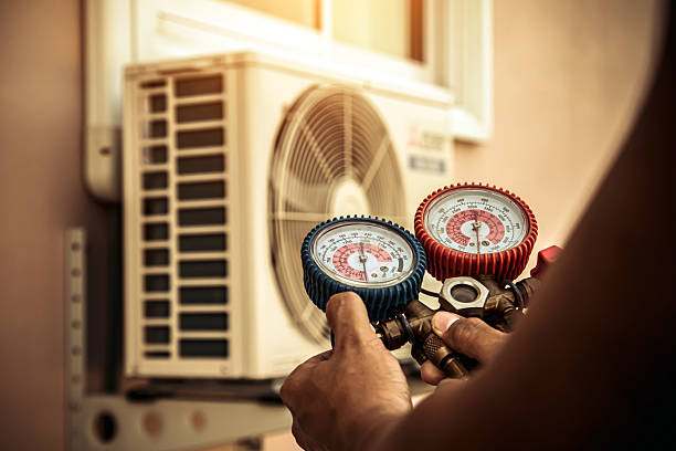 Professional Hvac technician working in Dacula, GA